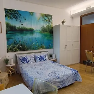 Casa Di Sole A , Crema Italien